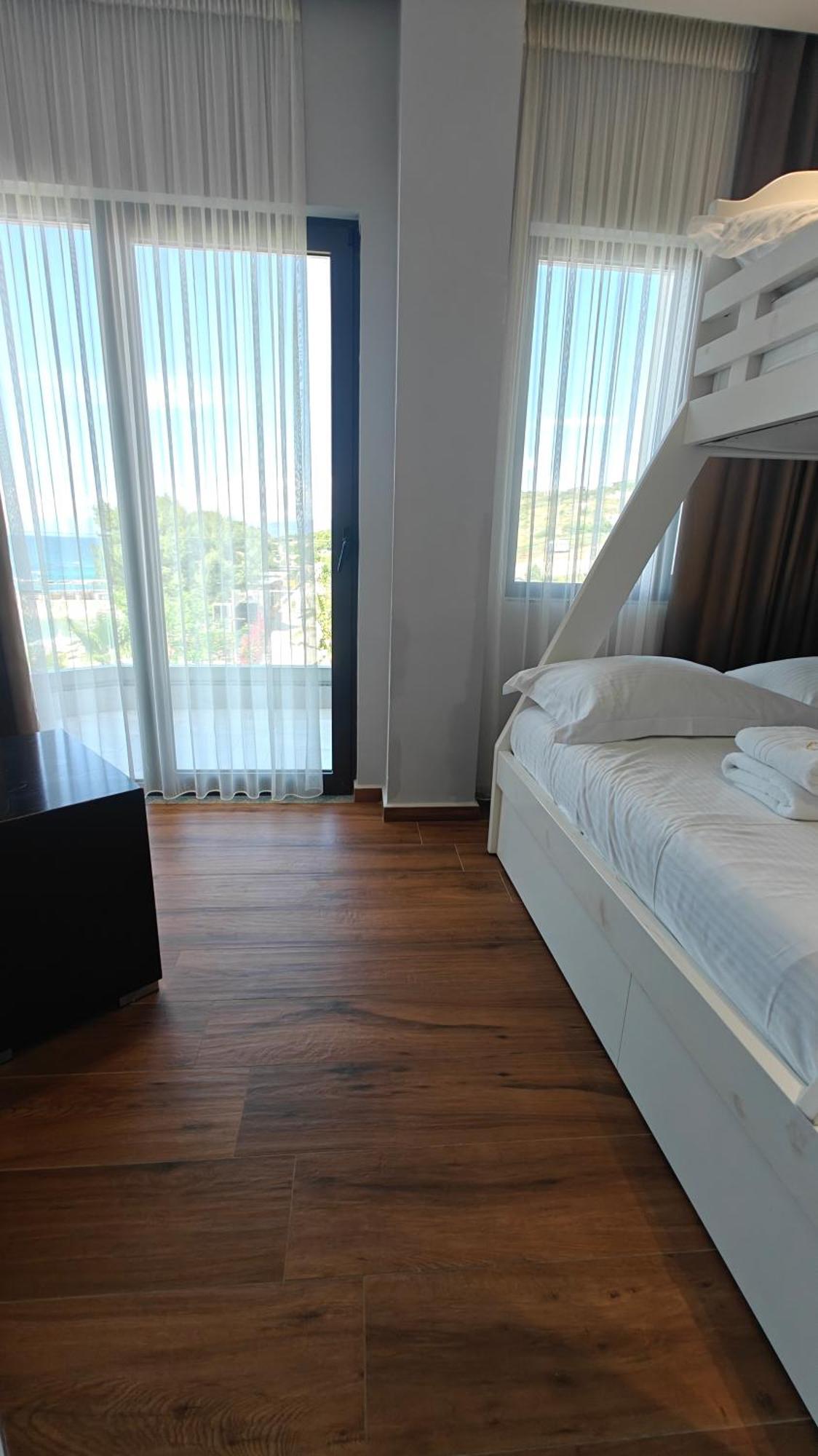 King Hotel Ksamil